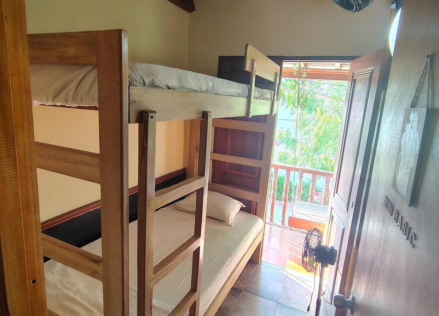 Pensión Economica Privada Individual Con Balcon Cartagena