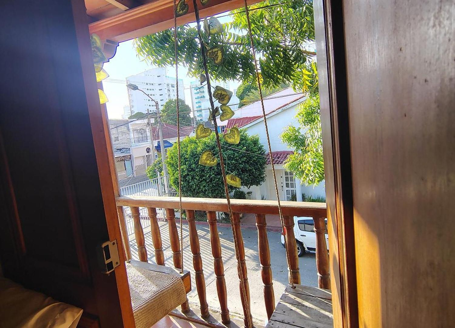 Economica Privada Individual Con Balcon